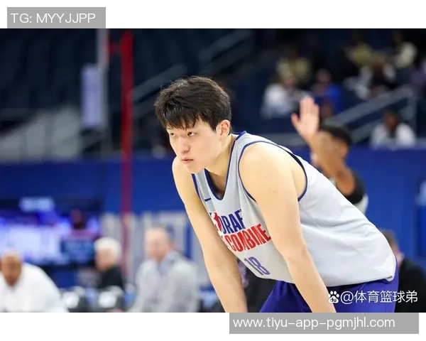 杨瀚森未获主帅信任内线人手不足仍难以获得上场机会